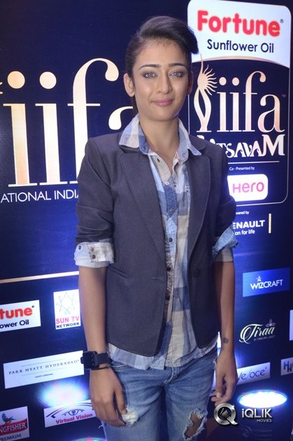 Akshara-Hassan-At-IIFA-Utsavam-Awards-2017